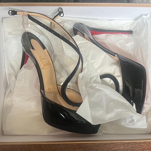 Red bottoms like new no low offers - Picture 3 of 4